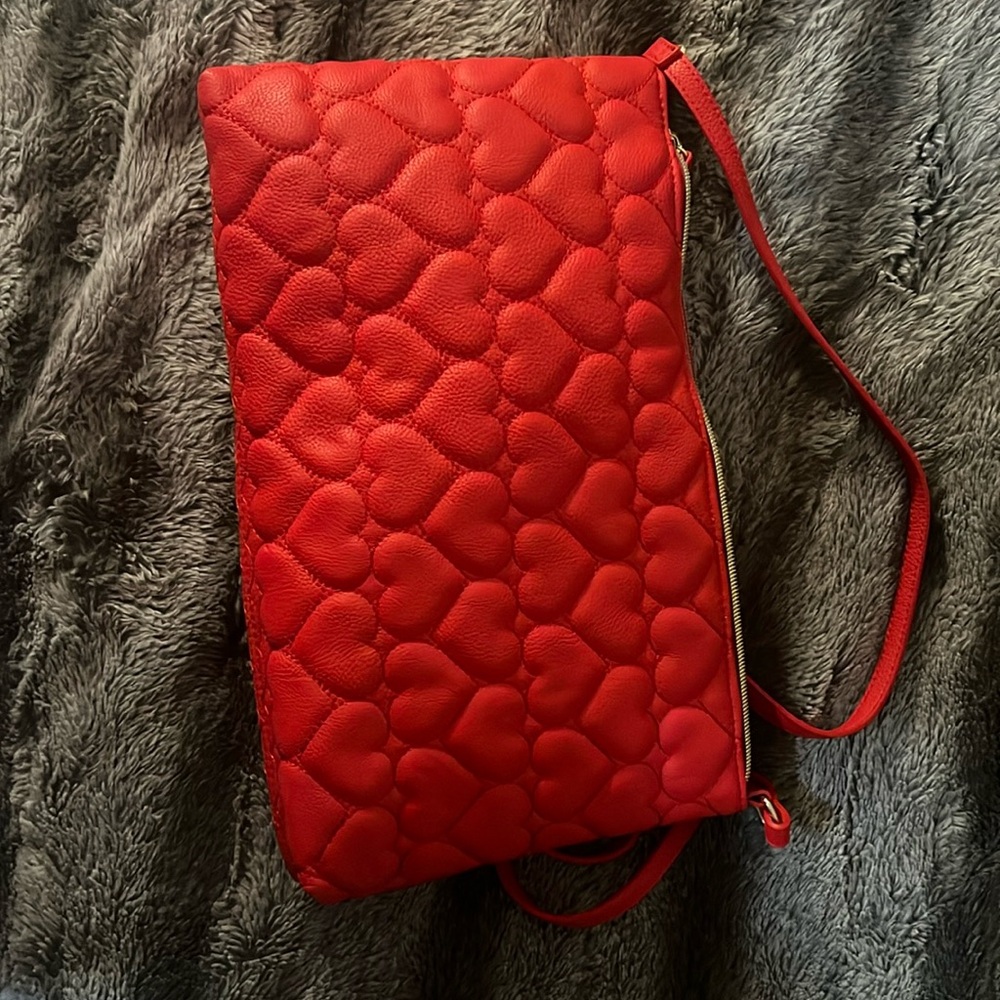 Betsey Johnson Red Hearts Crossbody Purse Bag New Without tags - Picture 2 of 5